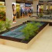 Río con una fuente en un centro comercial