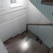 एक झोपड़ी में ग्लास सीढ़ी रेलिंग 3d max vray में प्रस्तुत छवि