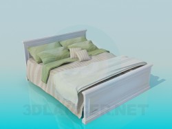Кровать с постелью и покрывалом