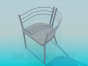 Cadeira com cabeceira de metal