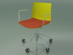 Sandalye 0300 (5 tekerlekli, kolçaklı, koltukta yastık ile, polipropilen PO00118)