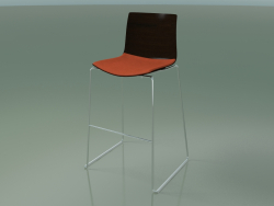 Bar sandalyesi 0305 (bir kızakta, koltukta bir yastık ile, venge)