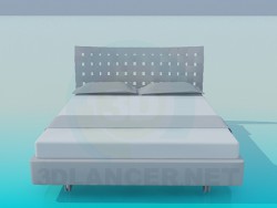 Кровать с решетчатым изголовьем