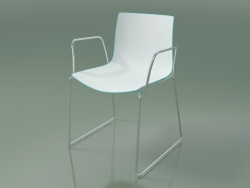 Stuhl 0278 (auf Schienen mit Armlehnen, zweifarbiges Polypropylen)