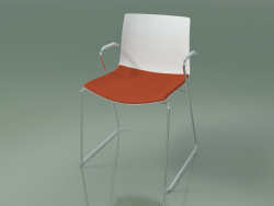Sandalye 0454 (kolçaklı bir slaytta, koltukta bir yastıkla, polipropilen PO00101)
